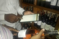 Contrôle des produits manufacturés : Des smartphones et logiciels pour tracer les vins et spiritueux au Cameroun