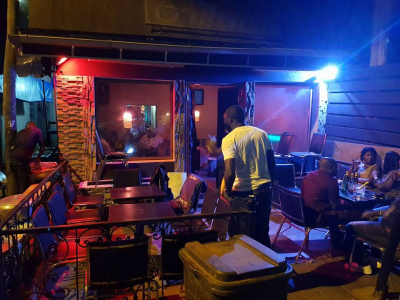 Attentat à la bombe: l’accès dans les «bars» avec des sacs désormais interdit à Yaoundé