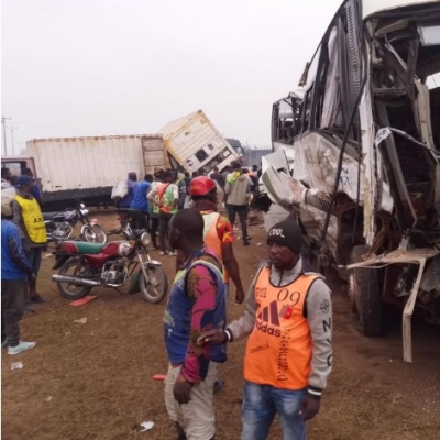Drame : un accident de la route à Bekoko fait 5 morts et une trentaine de blessés