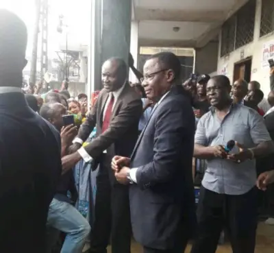 Kamto accueilli en Président à Douala 