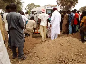 Hamidou l&#039;enseignant décédé après 10 ans sans salaire a été inhumé à Gaschiga