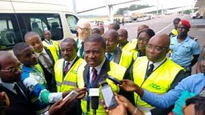 Coronavirus : Le Ministre des Transports interdit désormais d’avoir plus de 3 passagers dans un taxi