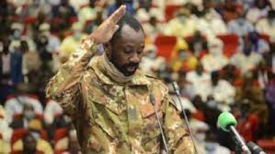 Mali : Le colonel Assimi Goîta prête serment