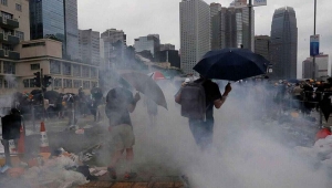 Hong Kong : affrontements lors des manifestations, l&#039;examen du projet de loi sur les extraditions reporté