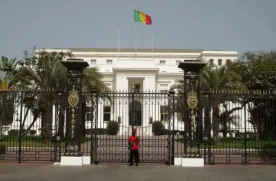 80 prétendants sur la ligne de départ pour la course présidentielle au Sénégal