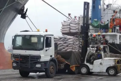 Cameroun : Le président Paul Biya autorise l&#039;importation de 42 000 tonnes de sucre granulé