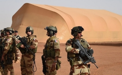 Mali : une attaque au véhicule piégé devant la base de l’armée française fait trois blessés