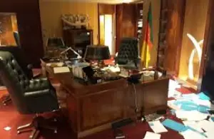 Retour sur le saccage de l’Ambassade du Cameroun à Paris