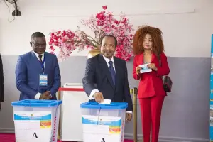 Élections législatives et municipales : Le Président Paul Biya traite les partis politiques boycotteurs de “petits partis”