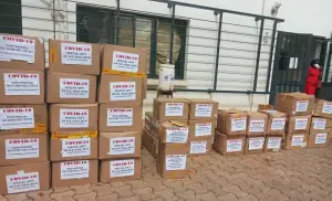 Covid-19 : Paul Biya offre au Ministère de la santé 100 000 masques, 20 appareils d&#039;assistance respiratoire