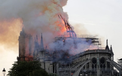 France : un gigantesque incendie a ravagé une partie de la cathédrale Notre-Dame de Paris