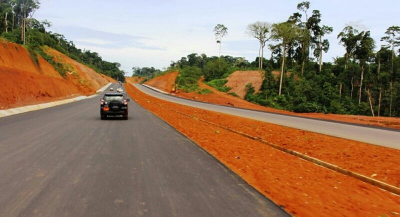 Mise en service de l’autoroute Kribi-Lolabé : Un contrat de partenariat public-privé signé par le Cameroun