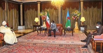 Coopération: Le Sultan Mbombo Njoya invite Teodoro Obiang Nguema, le président équato-guinéen, à Foumban (Ouest)
