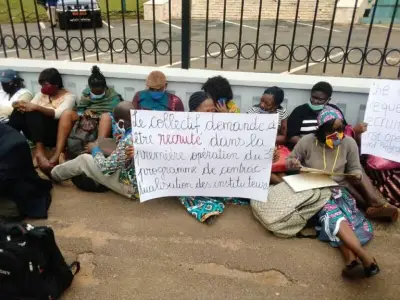 Cameroun : Des instituteurs manifestent devant les services du Premier ministre