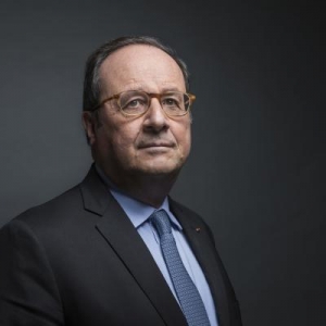 François Hollande de nouveau au devant de la scène