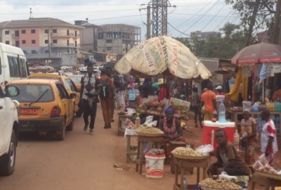 Economie informelle : Embouteillages à Yaoundé, un atout pour les vendeurs à la sauvette