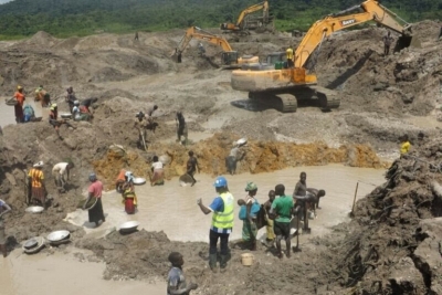 Exploitation minière illégale au Cameroun : Le ministre en charge des mines sanctionne des entreprises à Batouri