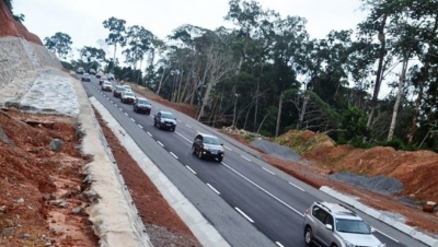 Travaux publics : La Tunisie détient dix marchés de construction de route au Cameroun