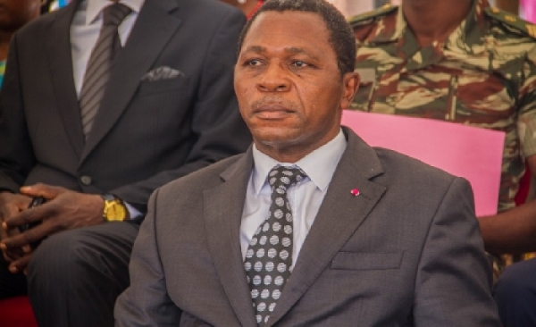 L’activiste Boris Bertolt tacle le ministre de l’Administration territoriale du Cameroun