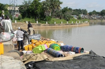 Plusieurs activités économiques se développent autour du port fluvial de Garoua