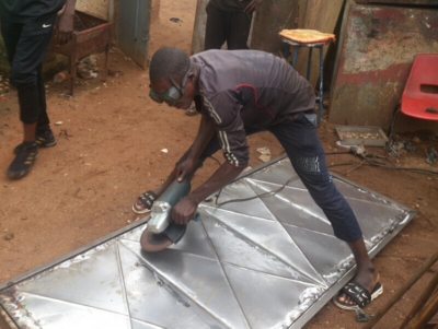 Utilisation des portes métalliques, un phénomène en vogue dans la ville de Garoua
