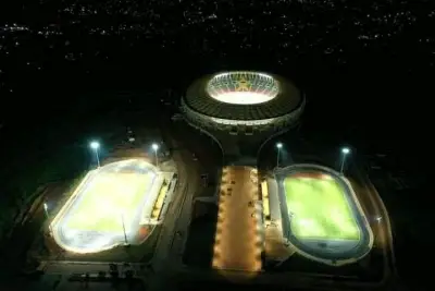 Le Complexe Multisport Paul BIYA d’Olembe, vue de nuit
