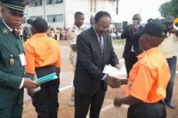 Lutte contre le désordre urbain : 157 jeunes rejoignent les rangs de la police municipale de Douala