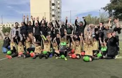 Guerre en Ukraine : Quatorze enfants ukrainiens accueillis par un club amateur, “c’est aussi ça le foot et Marseille”