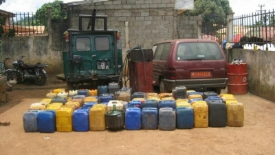Lutte contre la contrebande : La douane saisit 12.000 litres de carburant frelaté à Douala
