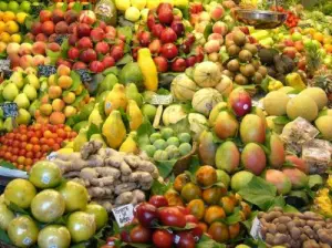 Yaoundé: Luc Messi Atangana le maire de la Ville inaugure un marché de fruits