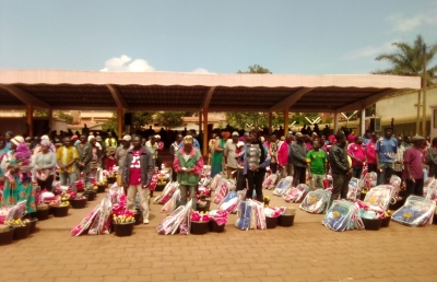 Bafoussam : 141 familles victimes de l&#039;éboulement reçoivent des dons du couple présidentiel