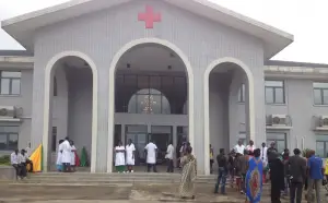 Santé: Fin de de la 4e mission humanitaire bordelaise à Hôpital gynéco-obstétrique de Douala