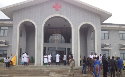 Santé: Fin de de la 4e mission humanitaire bordelaise à Hôpital gynéco-obstétrique de Douala