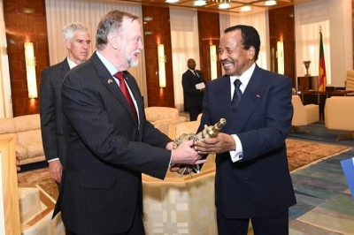 Le président Paul Biya accorde une audience au secrétaire d’Etat américain chargé des affaires africaines