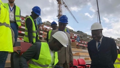 Infrastructures sportives: Le gouverneur de la région du Littoral visite les chantiers de la CAN à Douala