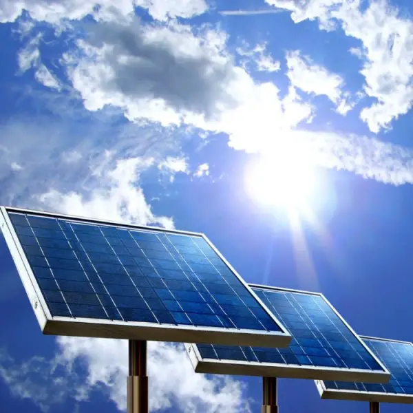 Énergie: 166 localités éclairées grâce au système solaire photovoltaïque