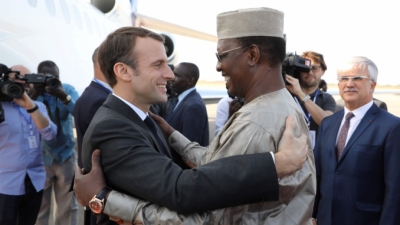 Coopération: Emmanuel Macron est au Tchad, pour une visite officielle de quarante huit heures