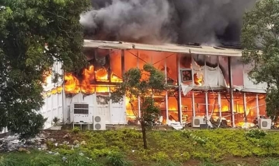 L&#039;annexe du palais des congrès de Yaoundé en feu ce matin