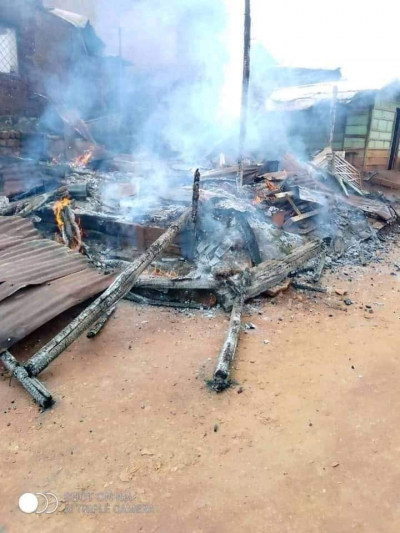 North West : Suspected Amba fighters set Oku market, Council, Mayor’s residence on fire
