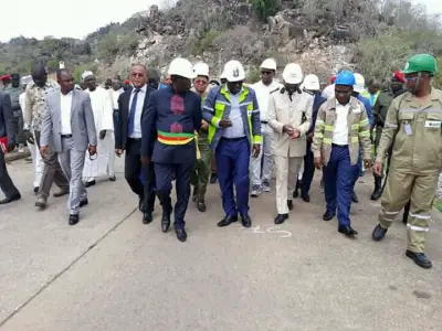 Eau et énergie : le ministre Gaston Eloundou Essomba en visite de travail dans la région du Nord