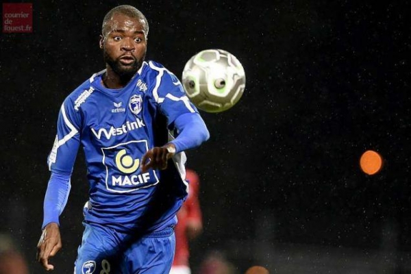 Didier Lamkel Zé l’attaquant camerounais pourrait quitter les Chamois Niortais pour rejoindre le championnat belge
