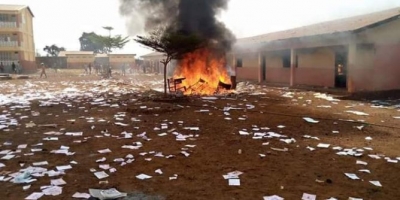 Elections en Guinée : Le référendum et les législatives se déroulent dans la violence