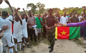 Football: la défaite du BIR face aux jeunes de la communauté d&#039;Eyumojock (Images)