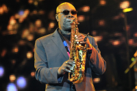 Remember Manu DIBANGO, les camerounais veulent faire le deuil