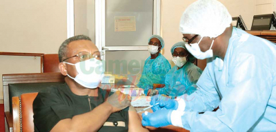 Joseph Dion NGUTE « Je me suis fait vacciner et j’encourage les camerounais à le faire »
