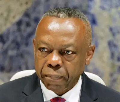 Positionnement Politique : Célestin Monga se pose en critique Maurice Kamto