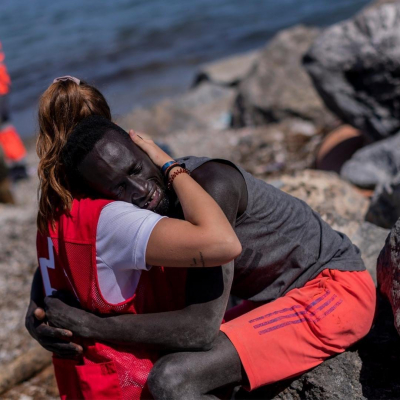 Racisme : Une bénévole de la Croix rouge insultée pour avoir consolé un migrant à Ceuta