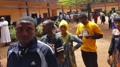 Présidentielle 2018: de longues files d&#039;attente dans les bureaux de vote de Bafoussam (Images)