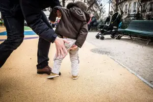 France : Le Sénat élit la loi anti–fessée