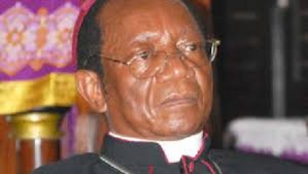 Société : Monseigneur Victor Tonye Bakot réduit à la mendicité
